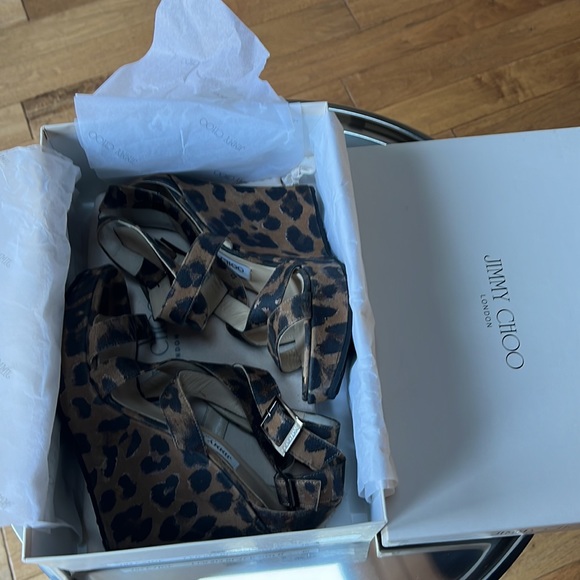 Jimmy choo size 40. Paige leopard wedge black/gold